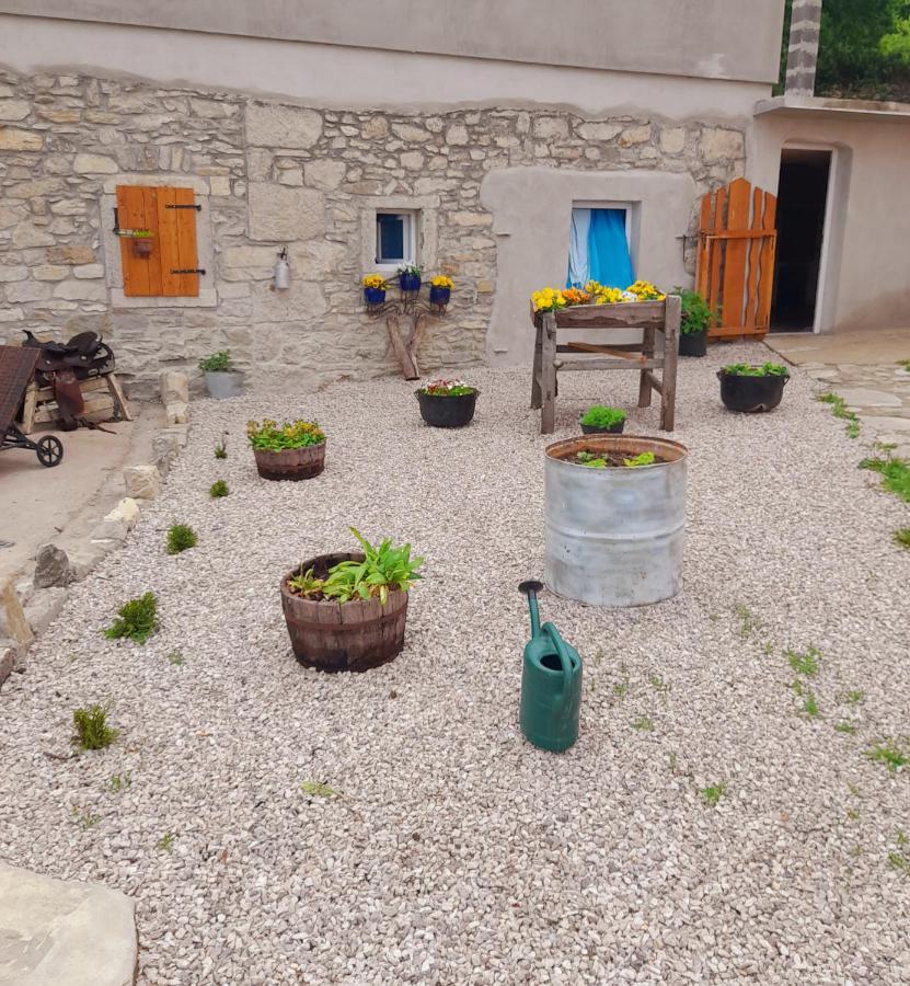 Apartament Kuca Za Odmor Lana Kršan Zewnętrze zdjęcie